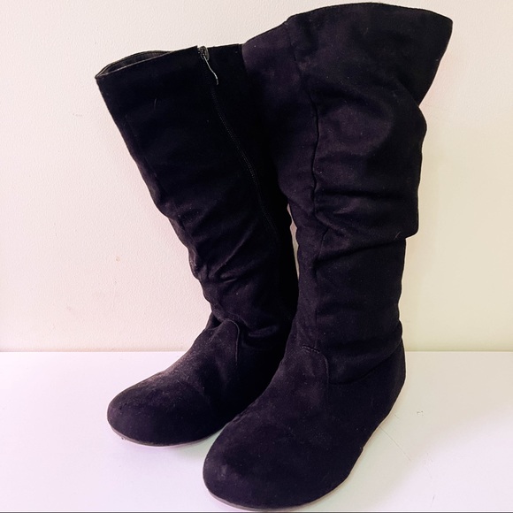 Adorable Black Suede Feel Boots - Picture 2 of 4